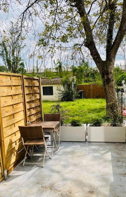 Le Belloc- Suberbe Appartement T1 Bis - Au Calme - Terrasse - Vue Jardin Agen Exterior foto